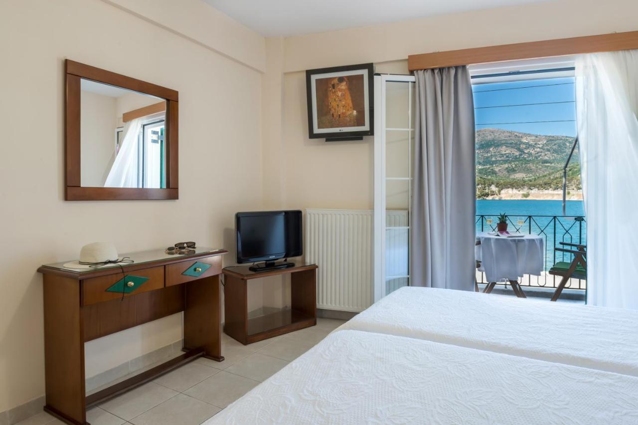 Rouchotas Apartments Argostoli  Eksteriør bilde