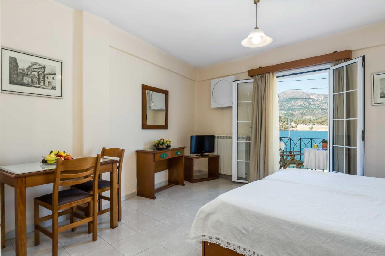 Rouchotas Apartments Argostoli  Eksteriør bilde