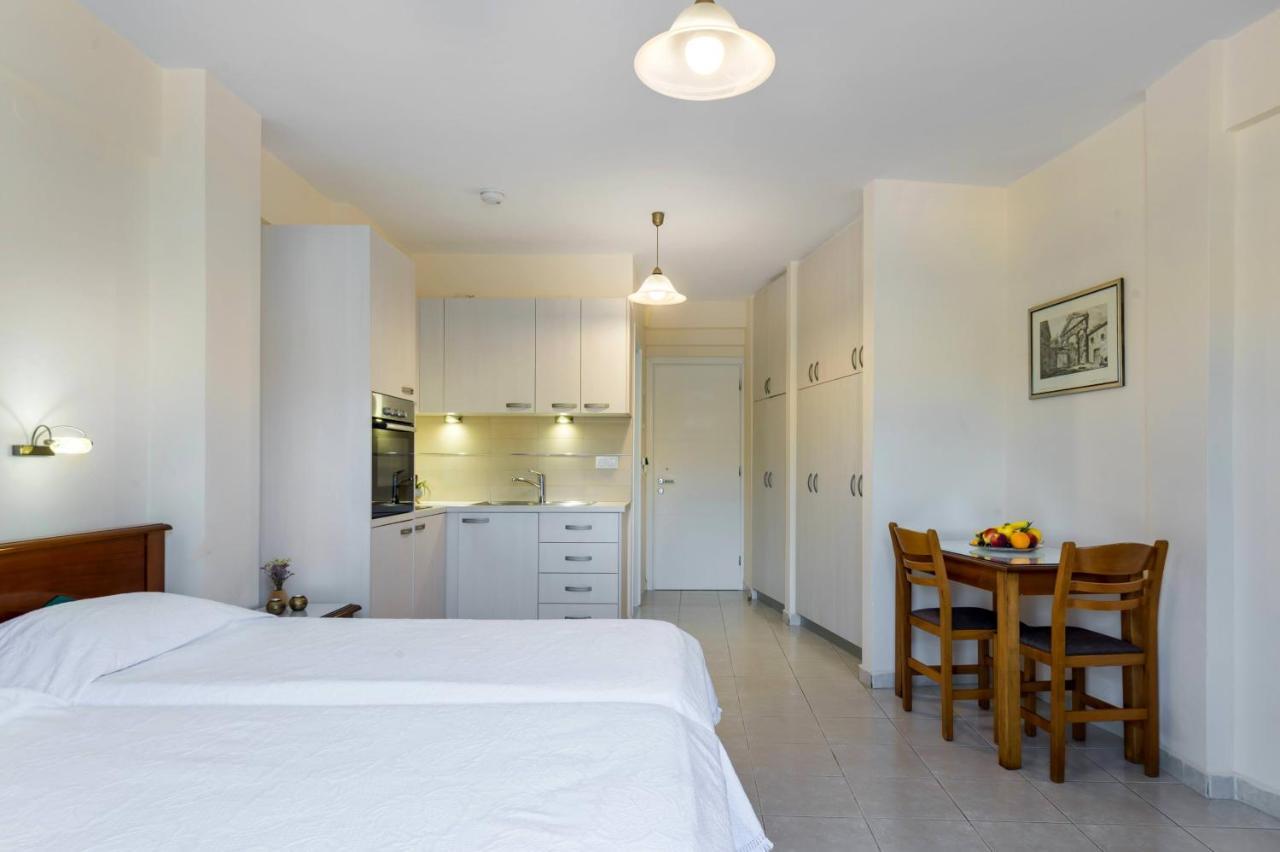 Rouchotas Apartments Argostoli  Eksteriør bilde