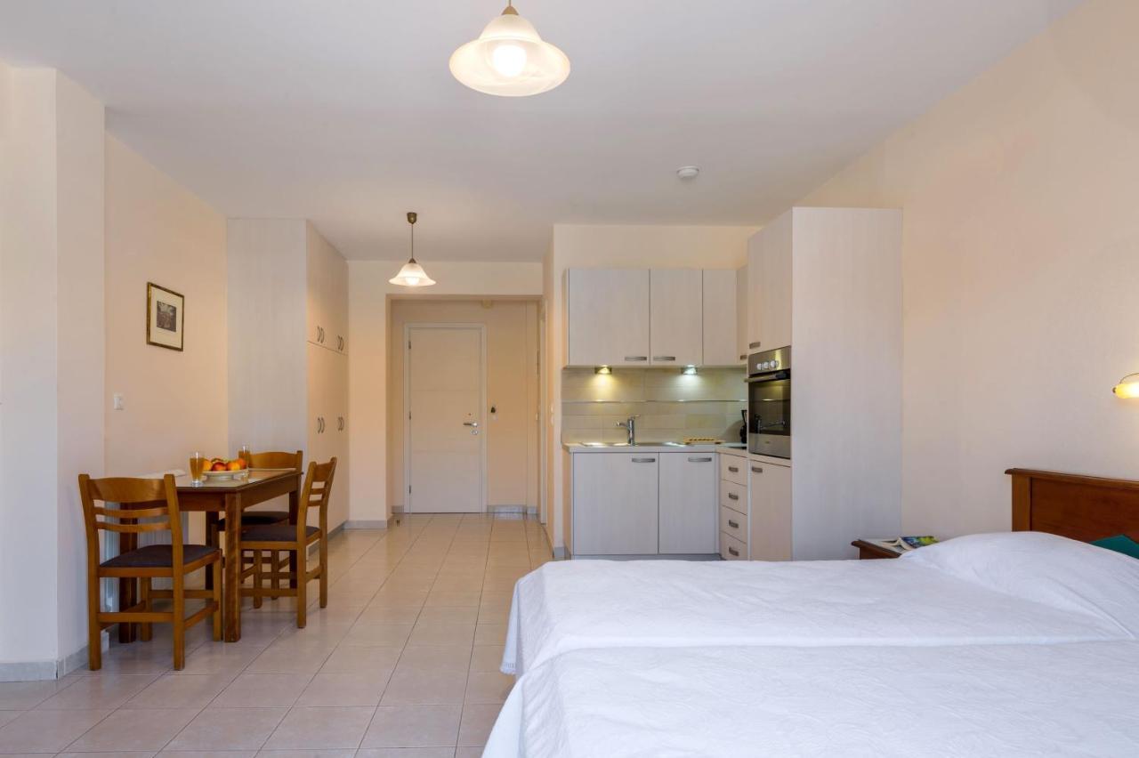 Rouchotas Apartments Argostoli  Eksteriør bilde